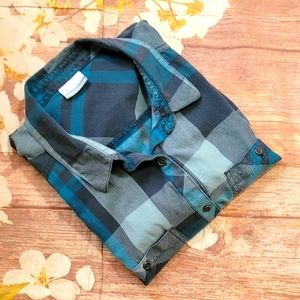 ⭐️ Columbia plaid button down shirt